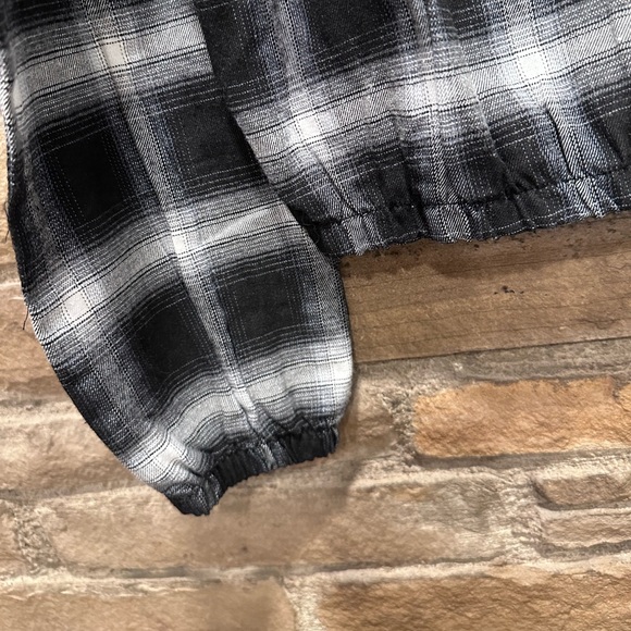 Cropped Flannel Hoodie Size S (4) - Picture 5 of 5